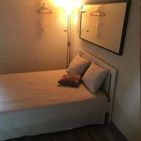 Domaine Viticole Bed & Breakfast Tartegnin